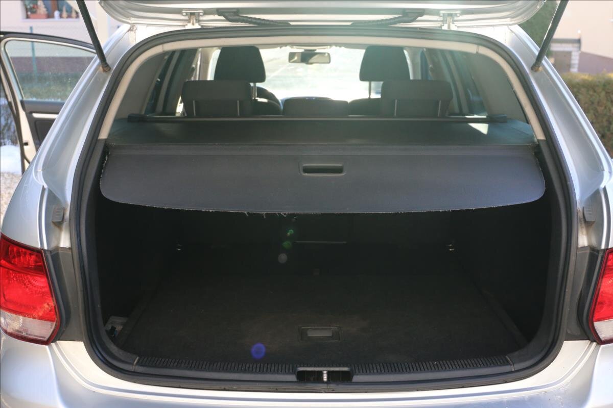 Volkswagen Golf Kombi 1,6 l 77 kw