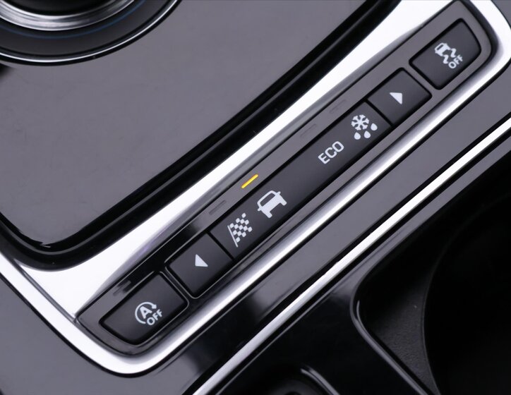 Jaguar F-Pace SUV 2,0 l 132 kw