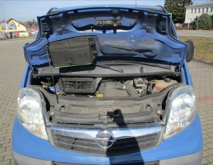 Opel Vivaro 21