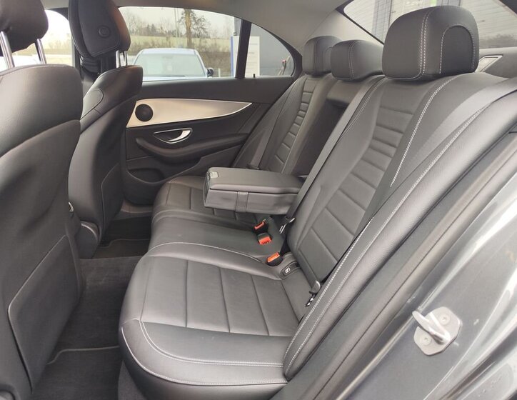 Mercedes-Benz Třídy E Sedan 3,0 l 190 kw