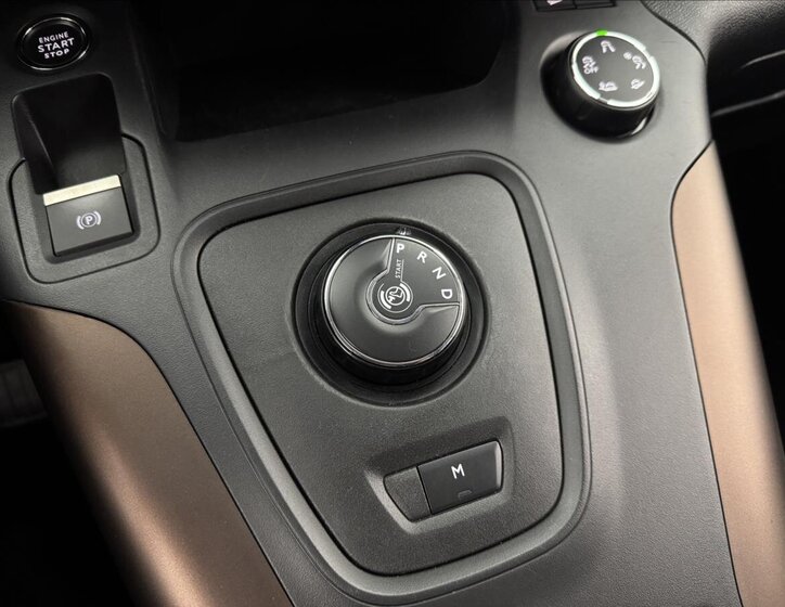 Peugeot Rifter MPV 1,5 l 96 kw