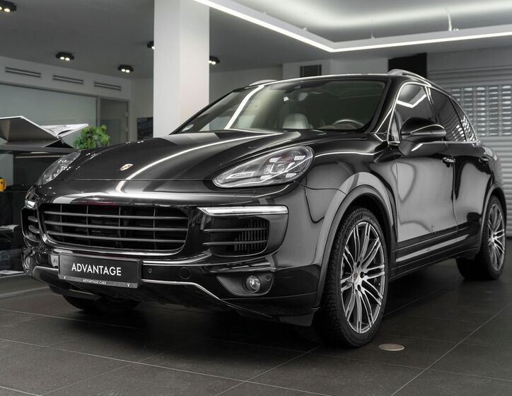 Porsche Cayenne 1