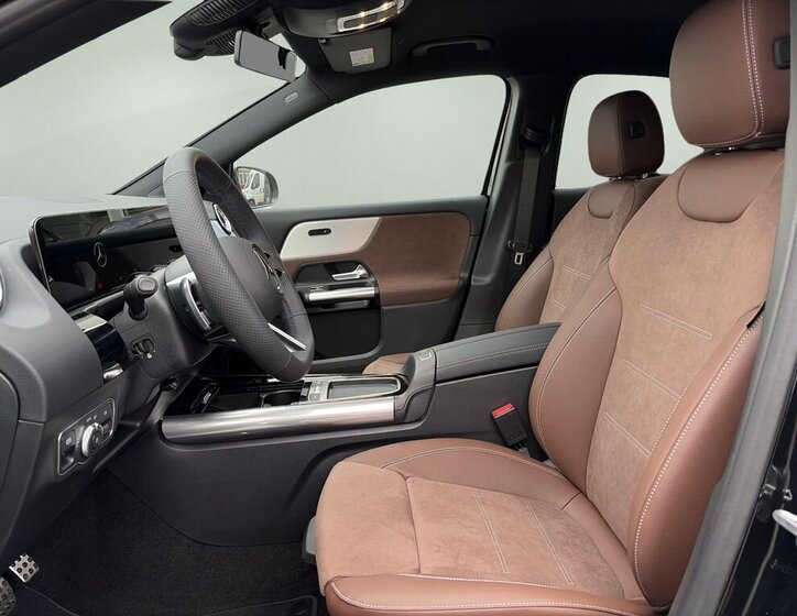 Mercedes-Benz GLA 13