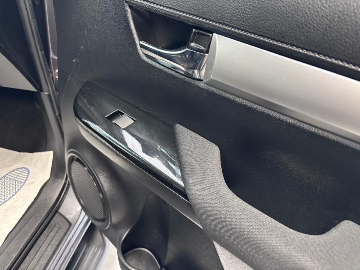 Toyota Hilux Pick-up 2,4 l 110 kw