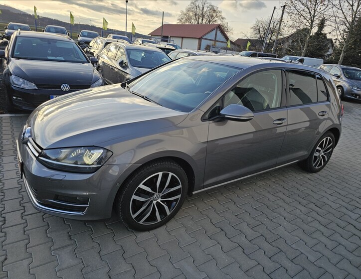 Volkswagen Golf 10