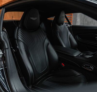 Aston Martin DB11 29