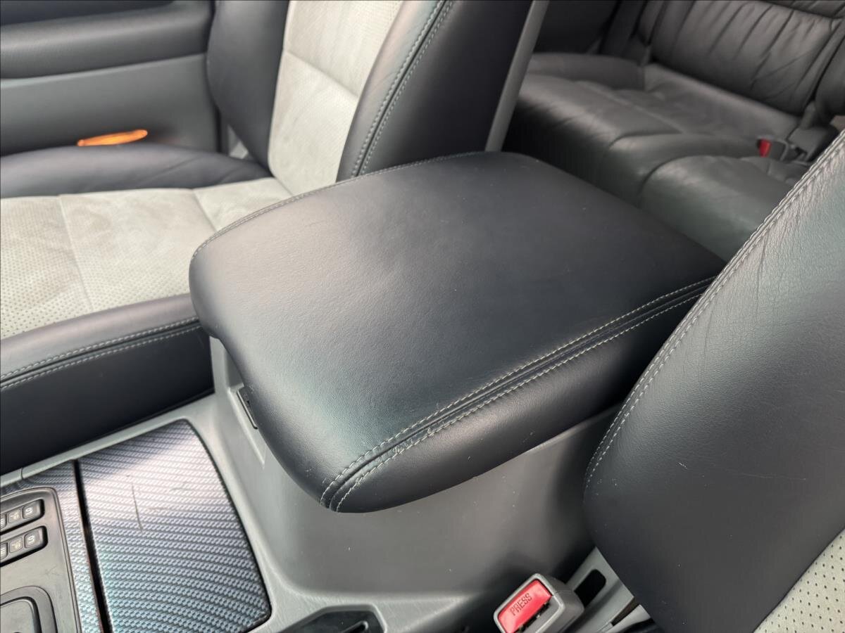 Toyota Land Cruiser SUV / Terénní 4,2 l 150 kw