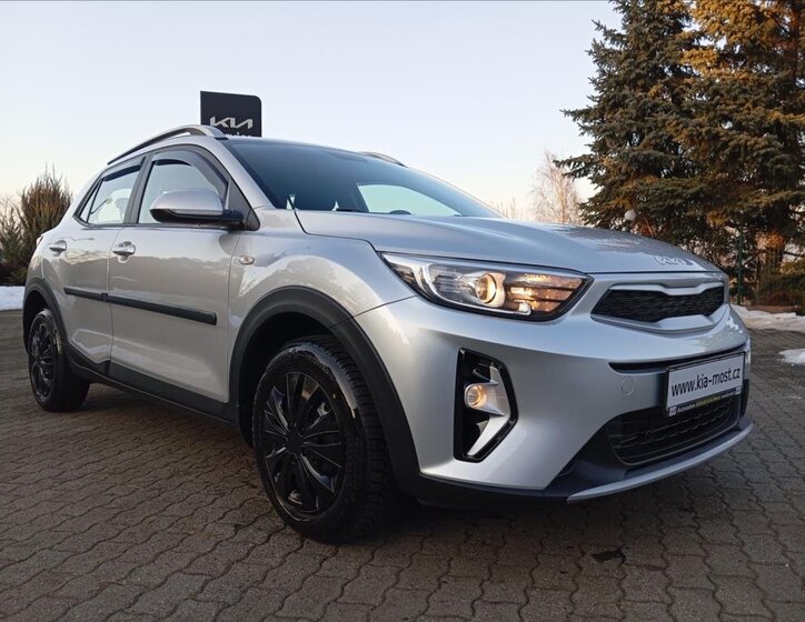 KIA Stonic SUV 1,2 l 62 kw
