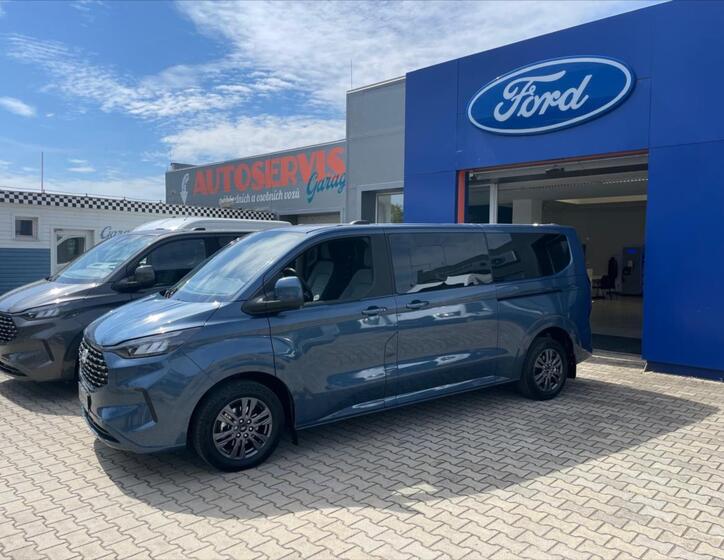 Ford Tourneo Custom 1