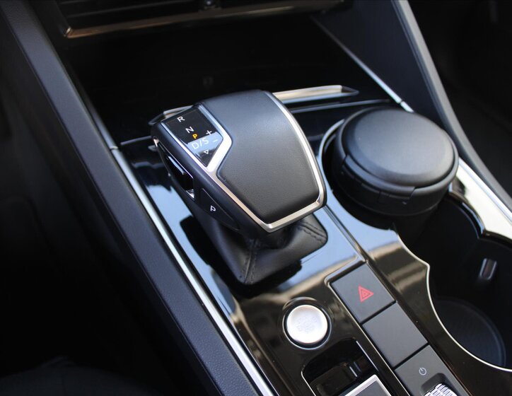 Volkswagen Touareg SUV / Terénní 3,0 l 170 kw