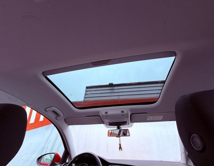 Volkswagen Golf Hatchback 1,2 l 77 kw