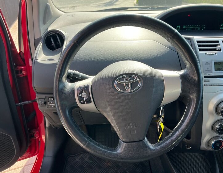 Toyota Yaris Hatchback 1,3 l 64 kw