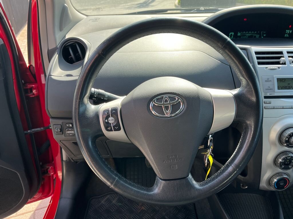 Toyota Yaris Hatchback 1,3 l 64 kw