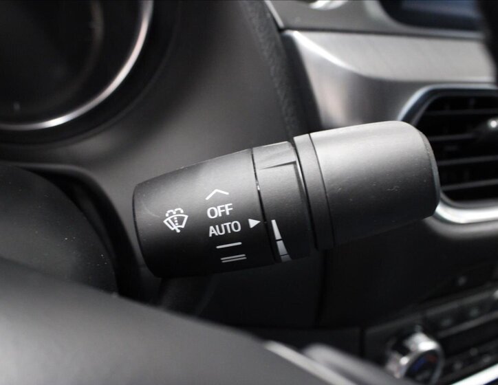 Mazda 6 Sedan 2,0 l 121 kw