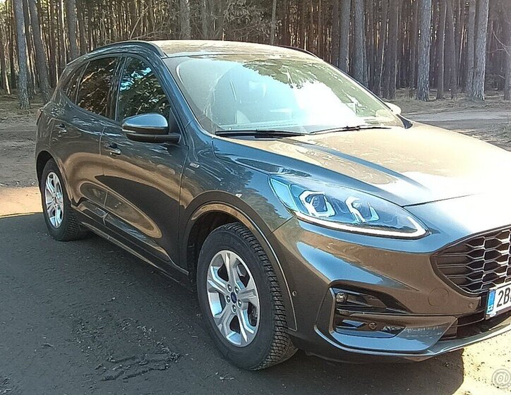 Ford Kuga SUV / Terénní 1,5 l 110 kw