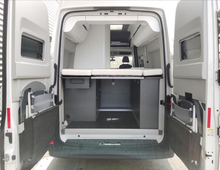 Volkswagen Grand California 25