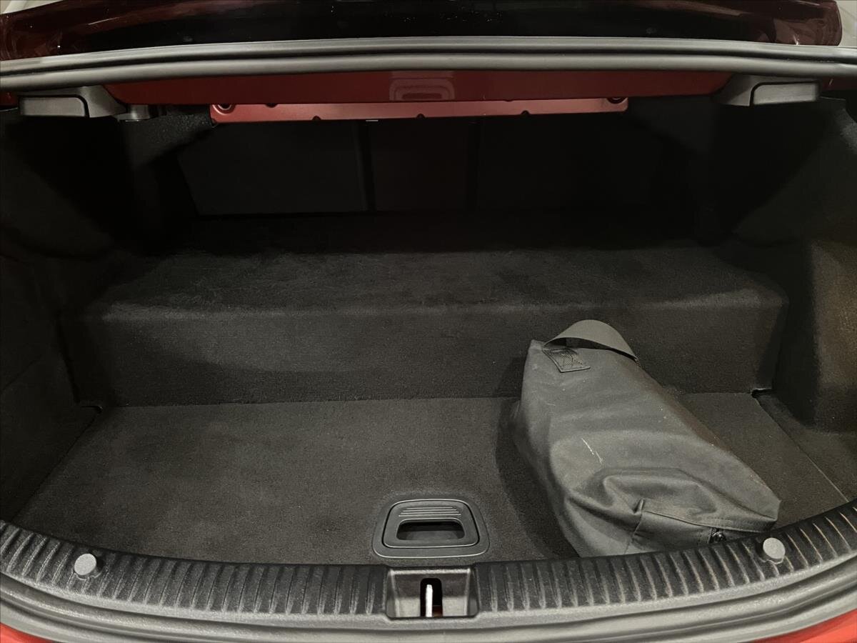 Mercedes-Benz Třídy C Sedan / Limuzína 2,0 l 143 kw