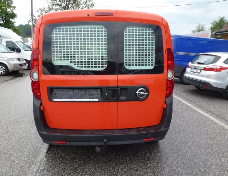 Opel Combo Skříň 1,2 l 66 kw