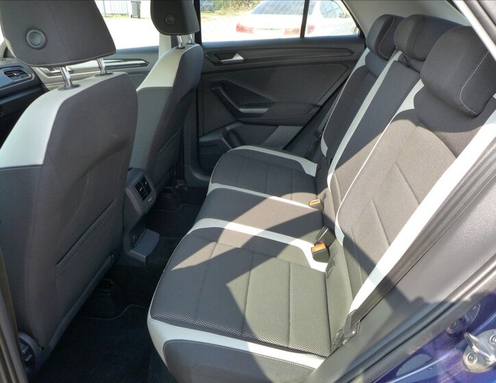 Volkswagen T-Roc SUV / Terénní 2,0 l 110 kw