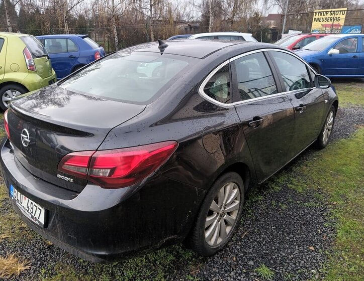 Opel Astra Sedan 1,4 l 103 kw