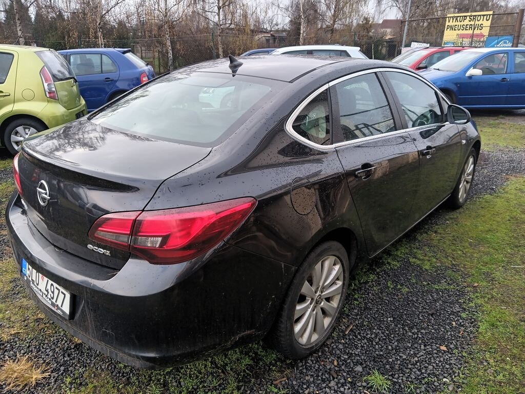 Opel Astra Sedan 1,4 l 103 kw