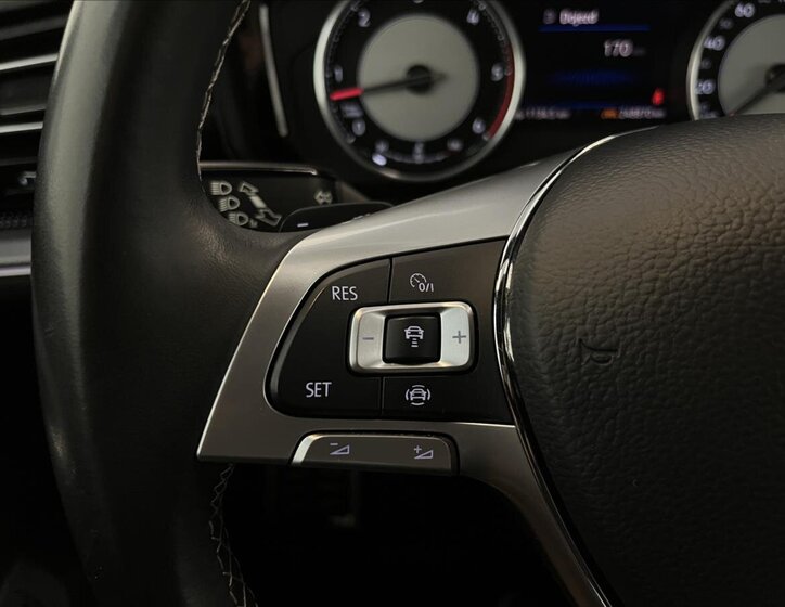 Volkswagen Touareg 19