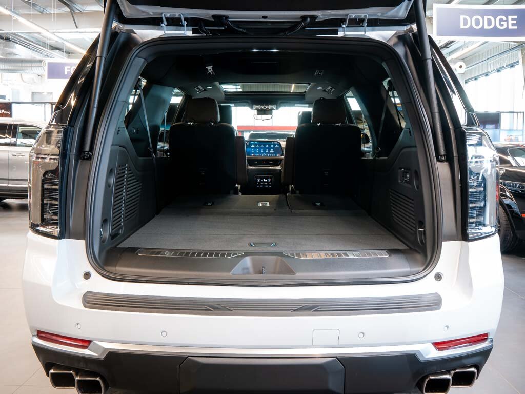 Chevrolet Suburban SUV 6,2 l 313 kw