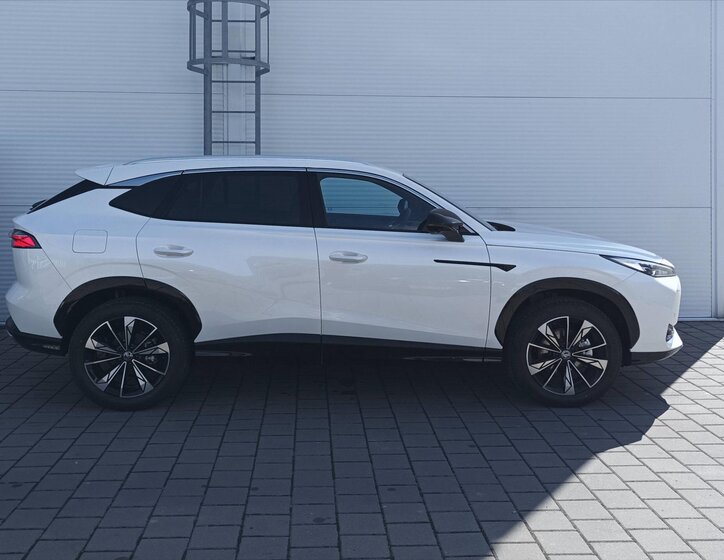 MG HS SUV / Terénní 1,5 l 125 kw