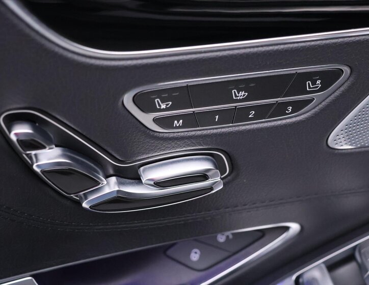 Mercedes-Benz Třídy S Kupé 5,5 l 430 kw