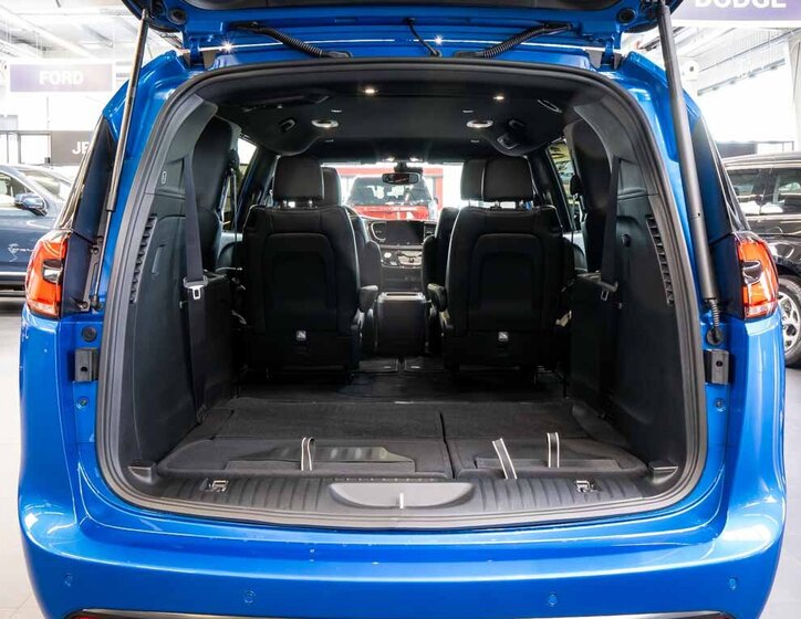 Chrysler Pacifica MPV 3,6 l 221 kw