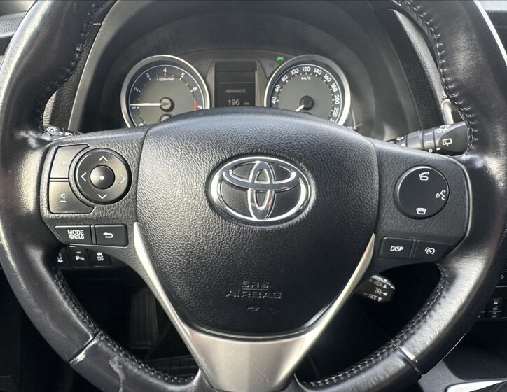 Toyota Auris 24