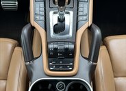 Porsche Cayenne 25