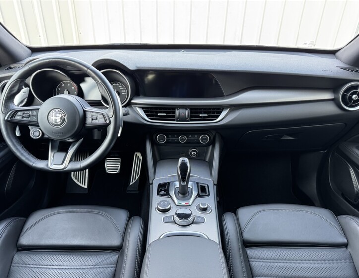 Alfa Romeo Stelvio 25