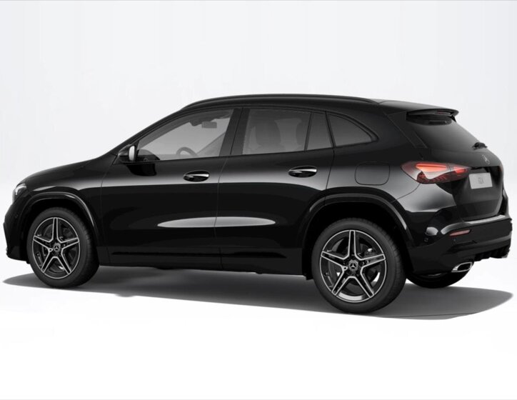 Mercedes-Benz GLA SUV / Terénní 1,3 l 120 kw