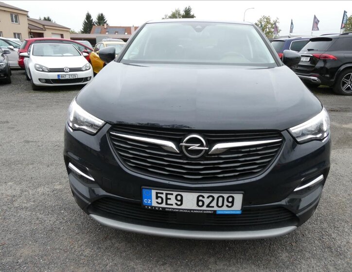 Opel Grandland X SUV / Terénní 1,2 l 96 kw