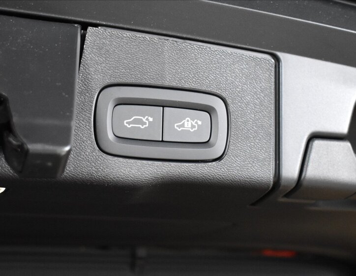 Volvo XC60 SUV / Terénní 2,0 l 257 kw