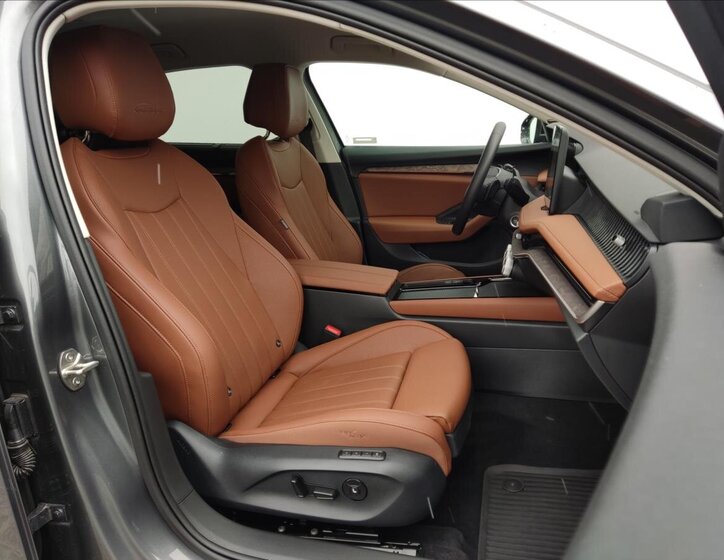 Škoda Superb Liftback 2,0 l 142 kw