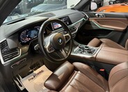 BMW X5 8