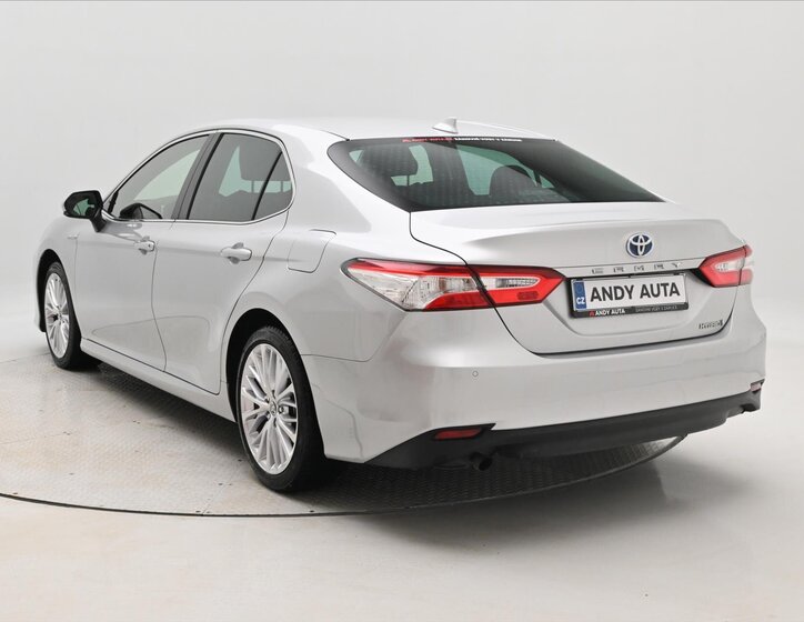 Toyota Camry Sedan / Limuzína 2,5 l 160 kw