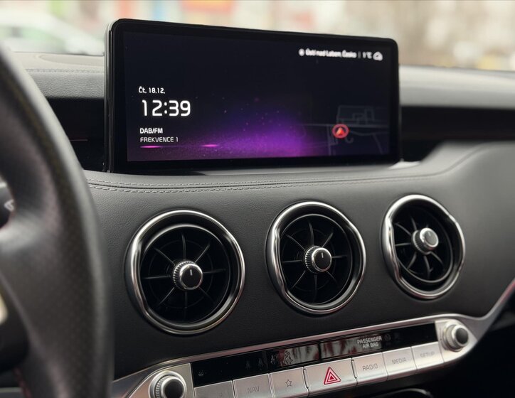 KIA Stinger Hatchback 3,3 l 269 kw