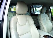 Volvo XC90 30