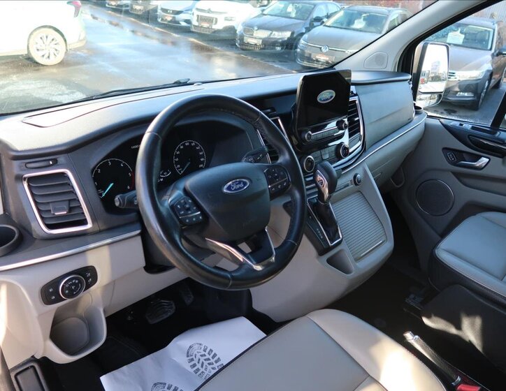 Ford Tourneo Custom MPV 2,0 l 96 kw