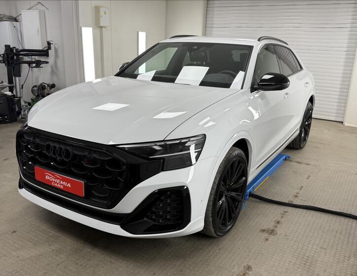 Audi Q8 3