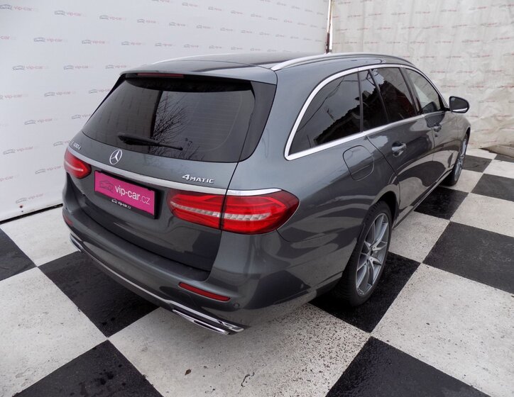 Mercedes-Benz Třídy E 7