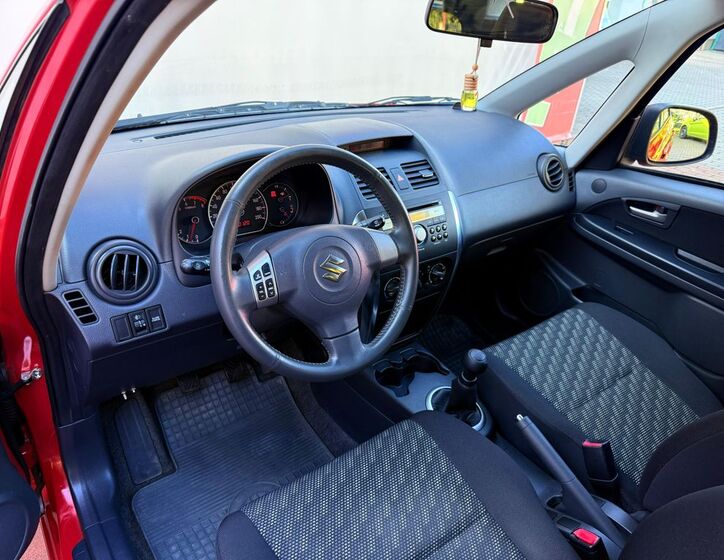 Suzuki SX4 13