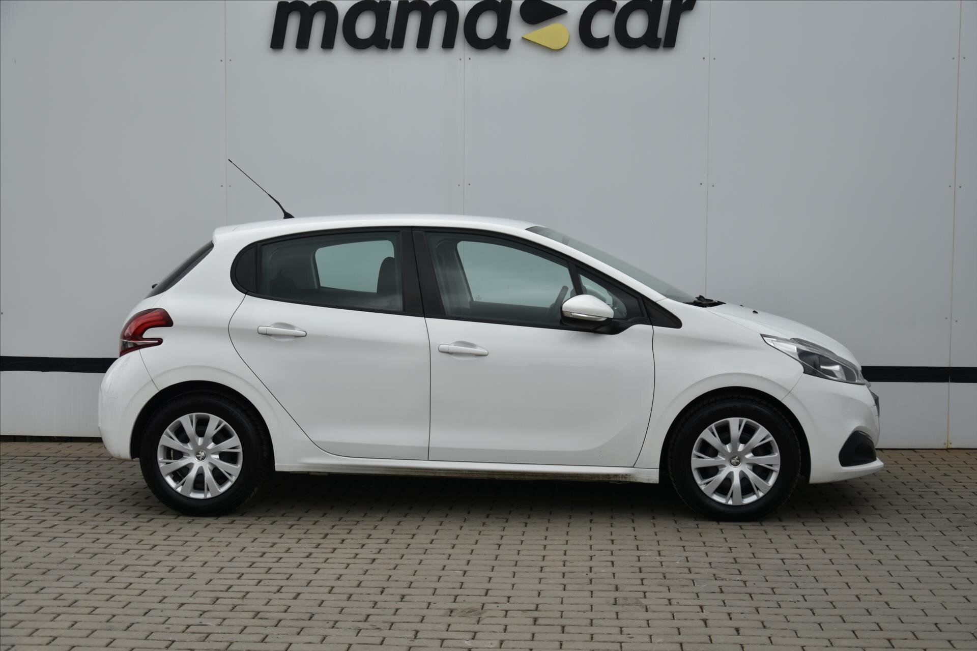 Peugeot 208 Hatchback 1,2 l 60 kw