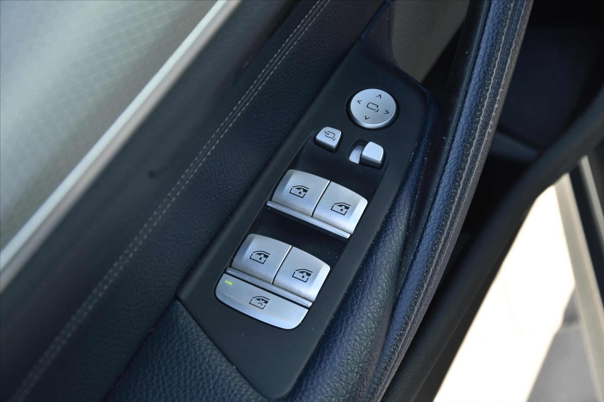 BMW Řada 5 Sedan / Limuzína 3,0 l 250 kw