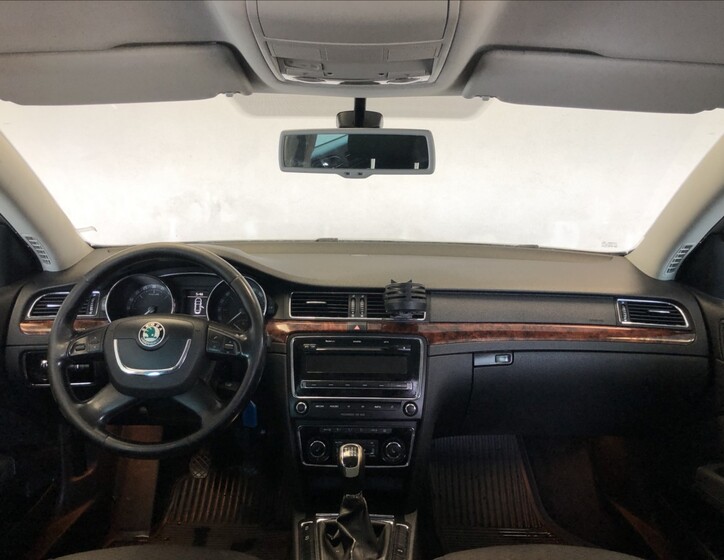 Škoda Superb 12