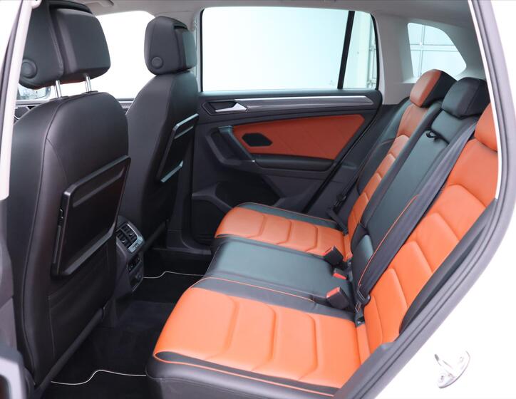 Volkswagen Tiguan 16