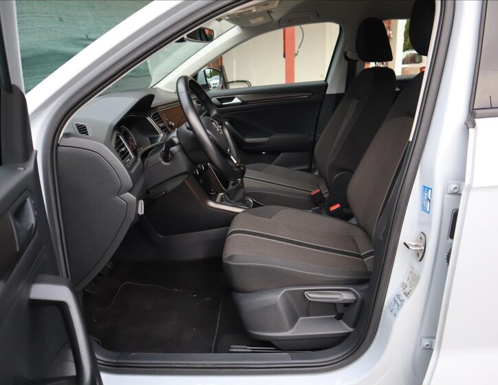 Volkswagen T-Roc CUV 1,6 l 85 kw